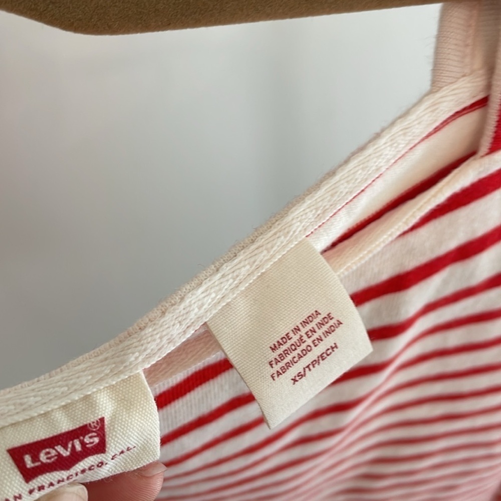Levi’s Top - Picture 3 of 5